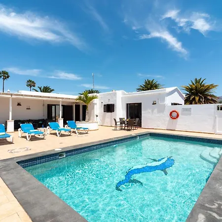 Michelle - Lh114 By Now Ltd * Playa Blanca (Lanzarote)
